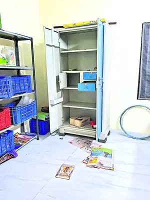 ఫామ్‌ హౌస్‌లో చోరీ 