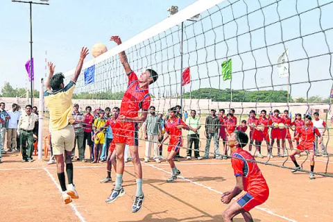 సమ్మర్‌ క్యాంపుల సందడి 