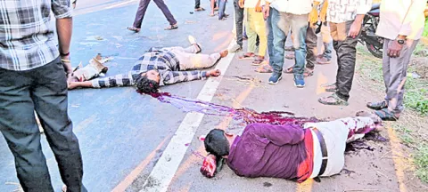 మోటారు సైకిల్‌ను ఢీకొన్న లారీ