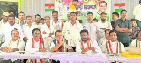 పనిచేసే కార్యకర్తలకు గుర్తింపు