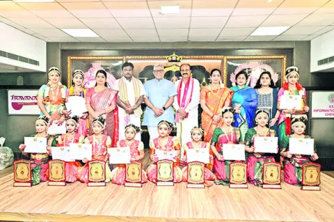 శాసీ్త్రయ కళలపై అభిరుచి పెంచాలి 