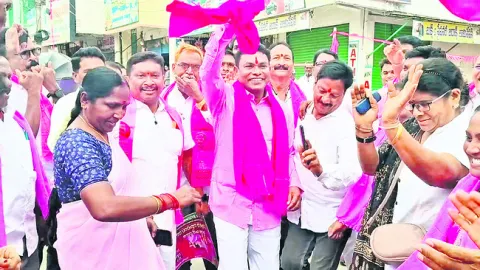 రజతోత్సవాలకు తరలిన బీఆర్‌ఎస్‌ శ్రేణులు