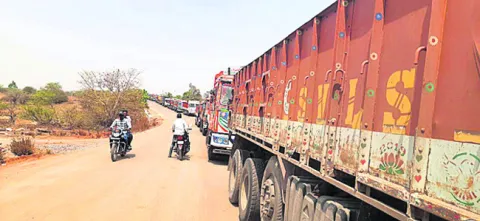 దారి పొడవునా.. దర్జాగా