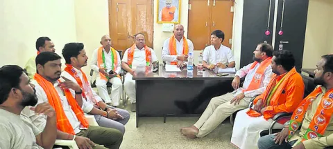 ‘రాష్ట్రాన్ని అప్పులపాలు చేసిన కేసీఆర్‌ కుటుంబం’ 