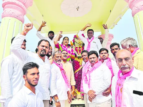 కాంగ్రెస్‌ వైఫల్యాలను ఎండగడదాం