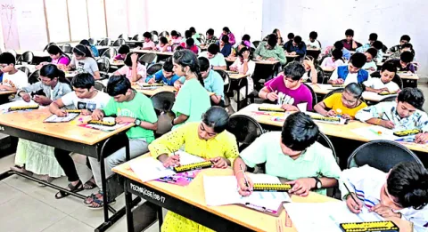 ఎయిర్‌పోర్ట్‌లో కేంద్ర మంత్రి కిషన్‌రెడ్డికి స్వాగతం 