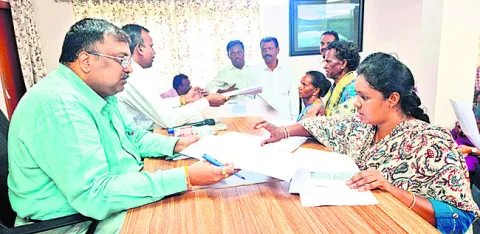వెలవె