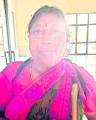 పింఛన్‌ కోసం కాళ్లరిగేలా  తిరుగుతున్నా.. 
