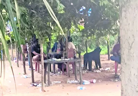 కేసులు పెట్టినా.. తగ్గేదేలే