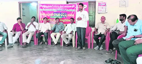 మావోయిస్టులతో చర్చలు జరపాలి