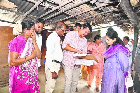 మనిషికి ఆధార్‌.. కమతానికి భూధార్‌