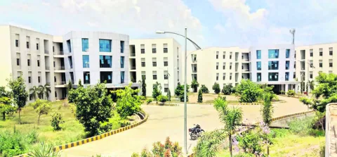 బోధన కంటే అదనపు బాధ్యతలతోనే సరి 