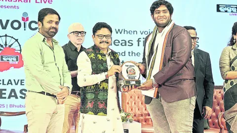 హైటెక్‌ గ్రూప్‌ బిశ్వజిత్‌ పాణిగ్రాహికి సత్కారం 