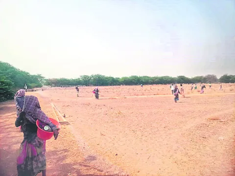 మట్టి టిప్పర్‌ పట్టివేత
