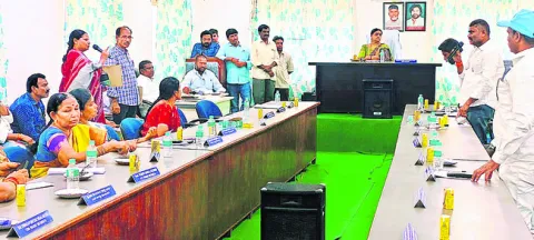 అప్పుకిందే రూ.2కోట్లు 