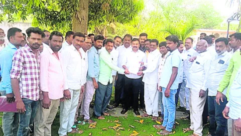 ‘డబుల్‌’ ఇళ్ల బిల్లులు ఇప్పించండి