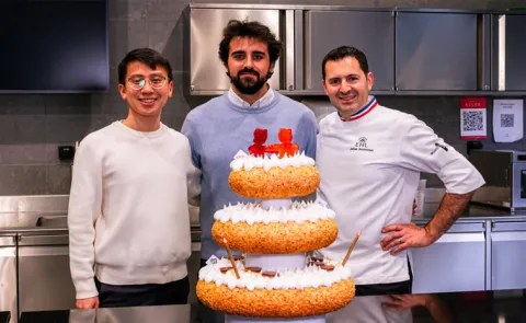 Robotic Cake Was Lit By Edible Chocolate Batteries13