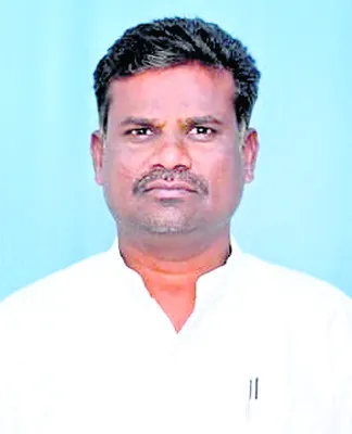 ఏజీబీఎస్సీ చేసిన యువకుడినీ పక్కనపెట్టారు 

