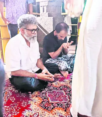 యాగంటిని దర్శించుకున్న  డైరెక్టర్‌ సుకుమార్‌  