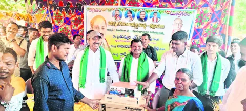 కొండరెడ్ల అభివృద్ధే లక్ష్యం