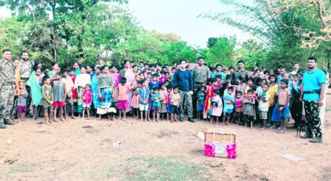 ఆదివాసీలకు అందుబాటులో ఉంటాం.. 
