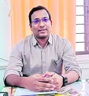 నేటి నుంచి జిల్లాలో స్లాట్‌ బుకింగ్‌ రిజిస్ట్రేషన్‌ 

