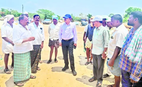 కొనుగోలు కేంద్రాల్లో వసతులు కల్పించాలి 