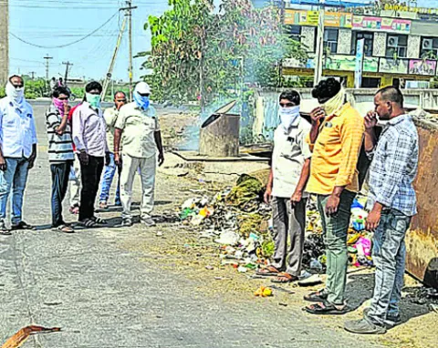 డంపు.. కంపు.. నిప్పు