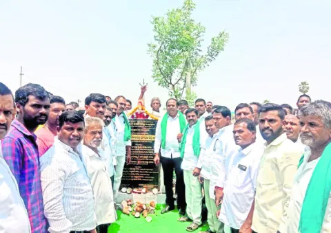 అర్హులకు ఇందిరమ్మ ఇళ్లు అందిస్తాం