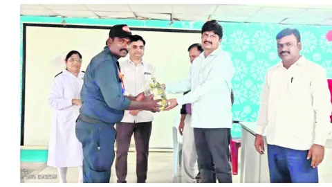 కార్మికుల సేవతోనే ఆస్పత్రికి మంచిపేరు