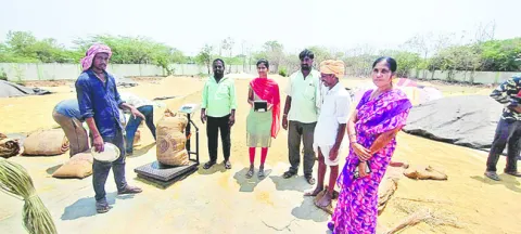 రైతులకు తరుగు కష్టాలు