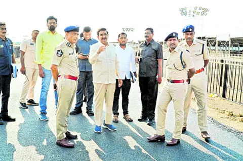 ప్రధాని సభ ఏర్పాట్లు పరిశీలన 