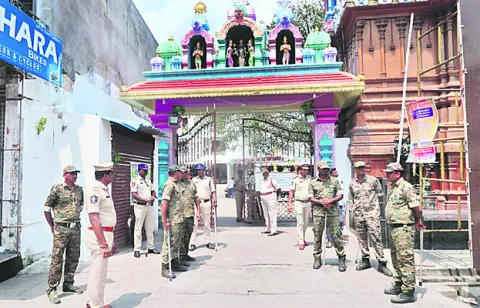 శ్రీవాసవీ దేవస్థానంపై కూటమి కుట్రలు 