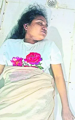 నర్సింగ్‌ విద్యార్థిని ఆత్మహత్య 