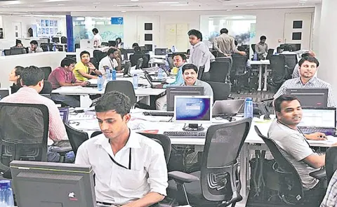 Services sector growth slows in March 2025