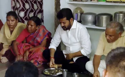 CM Revanth Reddy Companion meal At Tulasamma Family In Bhadradri