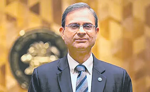 RBI Governor Sanjay Malhotra Focuses on Customer Service and Protection