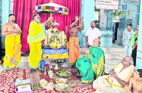 మట్టపల్లిలో నిత్యారాధనలు