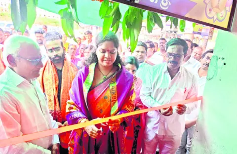 సత్యసాయి సేవలు చిరస్మరణీయం 

