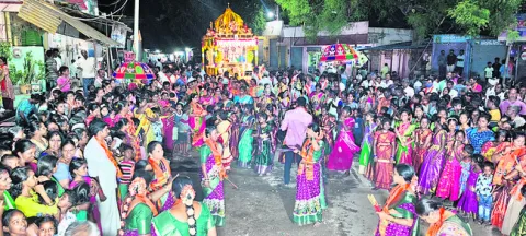 వైభవంగా రాములోరి పట్టాభిషేకం 