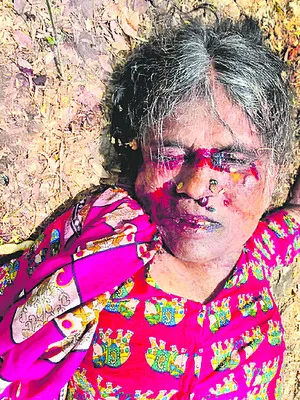 మృతి చెందిన మహిళ ఎవరు..? 