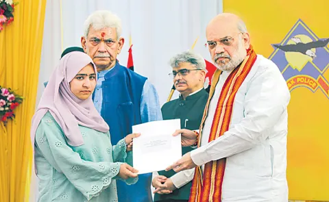 Amit Shah Announces Electronic Surveillance System On Border Security