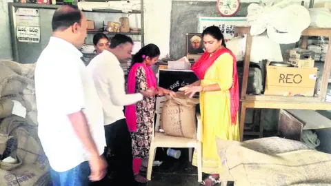 ఉన్నత విద్యతోనే ఉజ్వల భవిష్యత్‌ 