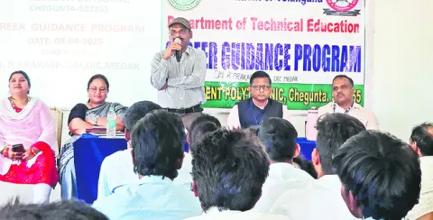 చిన్న తరహా పరిశ్రమలతో ఉపాధి