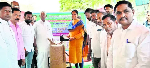 రైతులకు ఇబ్బందులు లేకుండా ధాన్యం సేకరణ