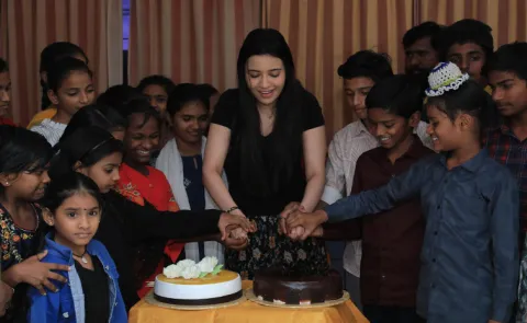 Tollywood Producer Harika Mad Square Celebrations With Childrens