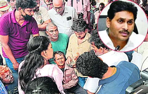 State Home Minister Anitha reached out to the victims for signatures5