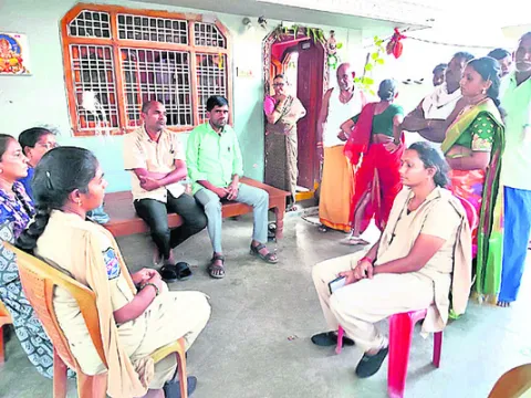 బాల్యవివాహాలు జరిపిస్తే కేసులు