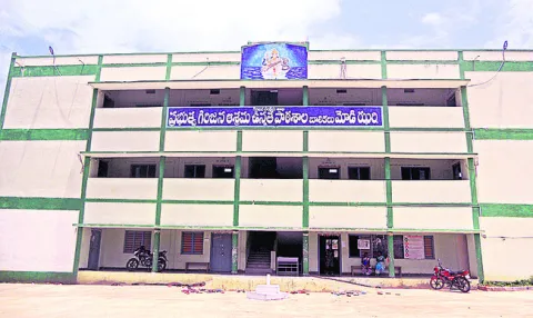 గిరిజన విద్యార్థుల సత్తా●