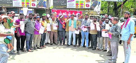 ఆటోడ్రైవర్లకు ఇచ్చిన హామీలు అమలుచేయాలి